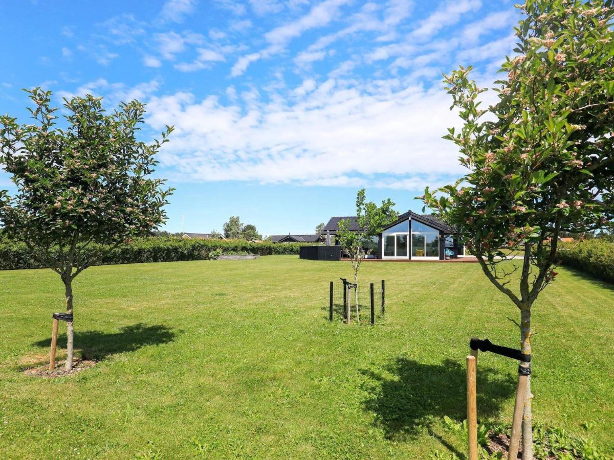 9 Person Holiday Home In Otterup 외부 사진